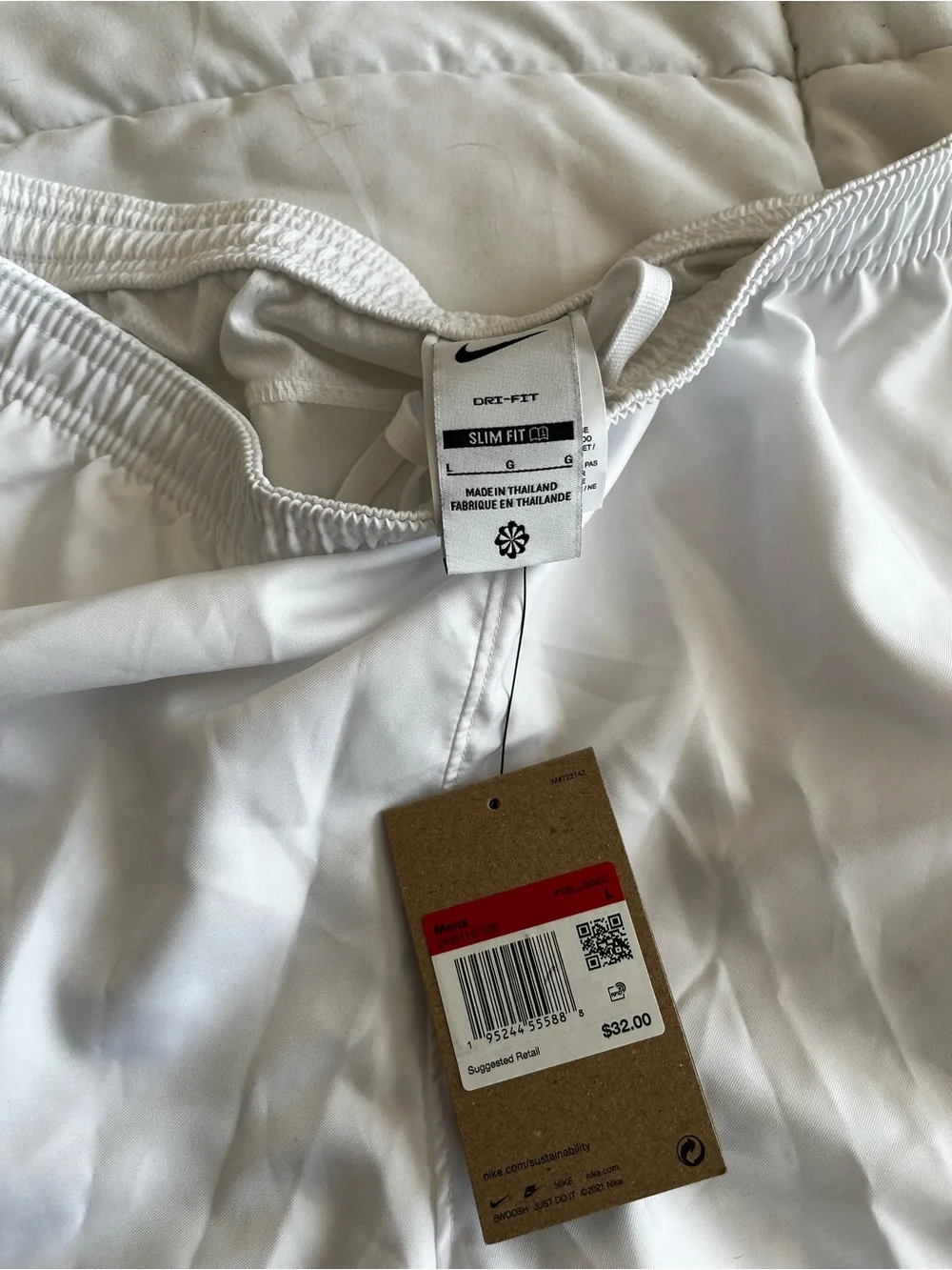 Nike Men's White Athletic Shorts with Elastic Waist
